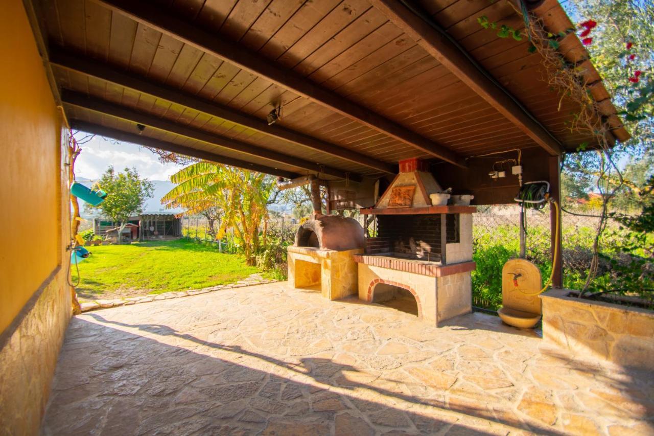 Loukas Farm House Áyios Kírikos Exterior photo